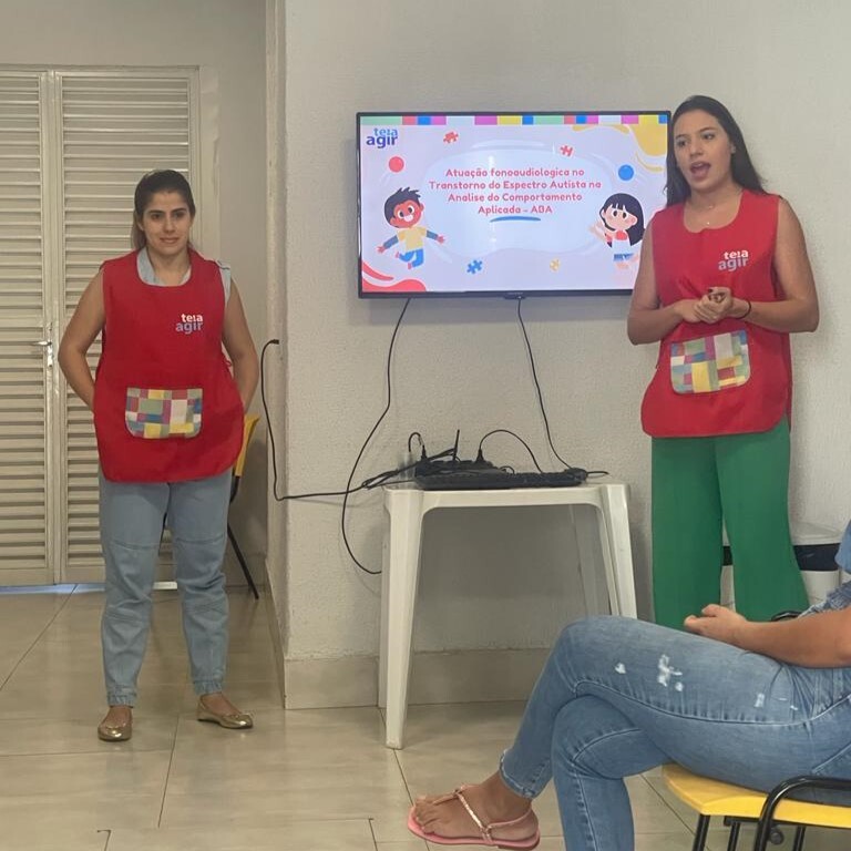 clinica-teia-realiza-a-semana-do-autismo-com-palestras-de-profissionais-da-unidade